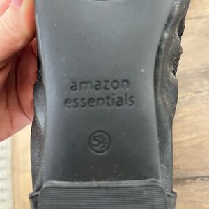 Black Amazon girls flats